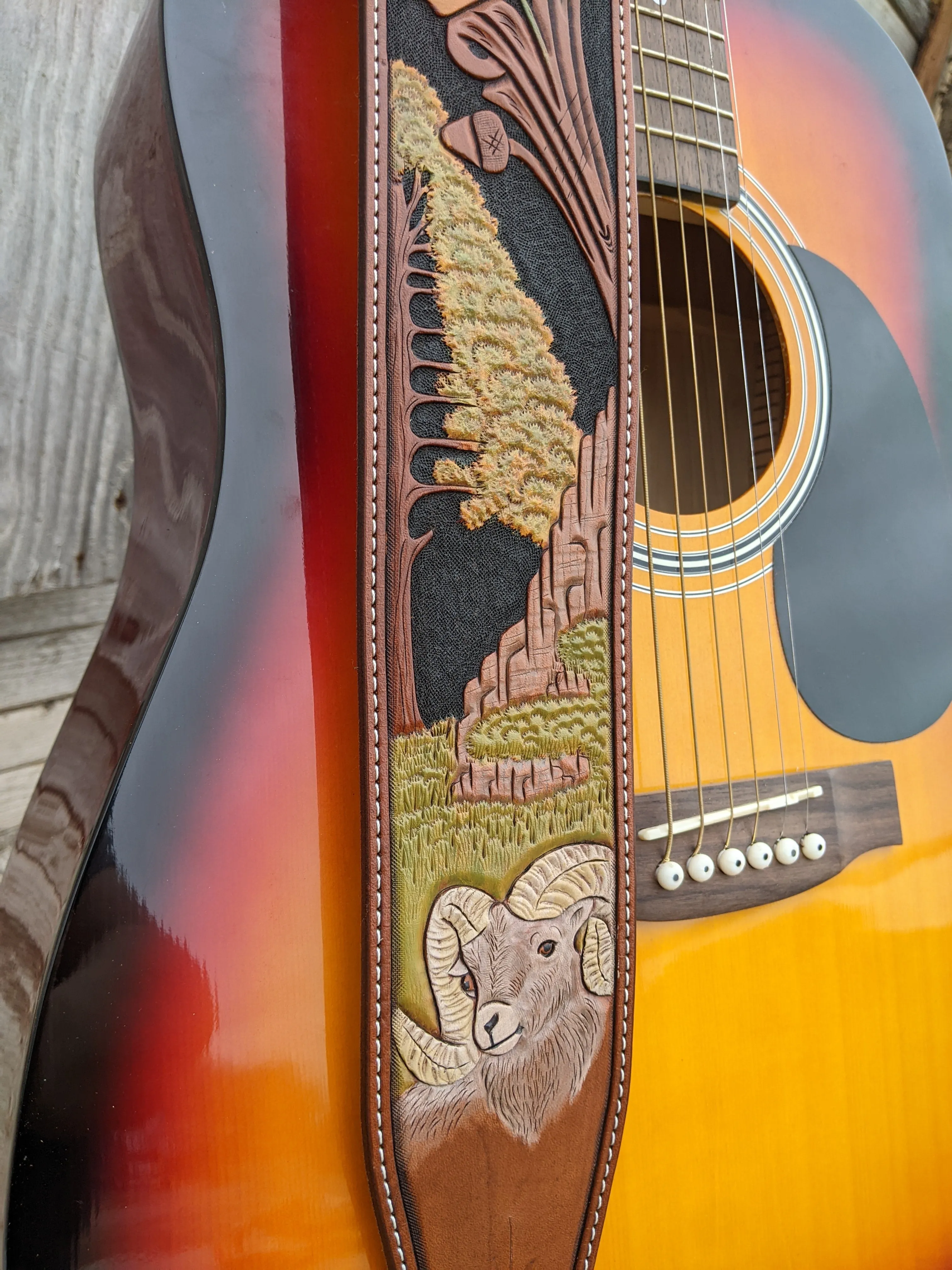 Big Horn Leather Guitar Strap