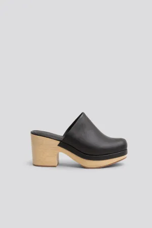 Bose Clog in Black Vachetta Leather