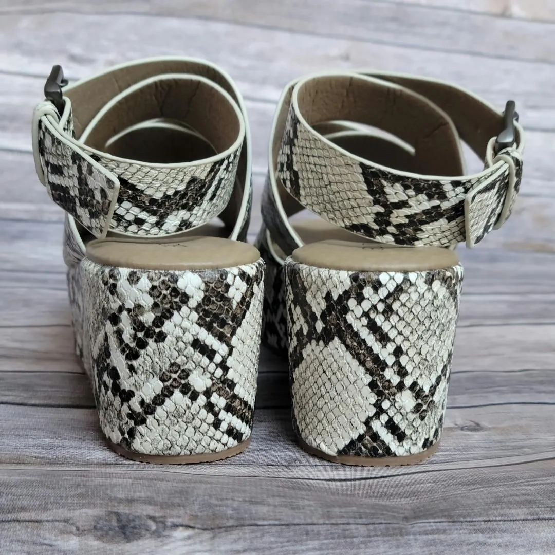 Boutique by Corkys Marseille Black White Open Toe Snake Print Platform Sandal
