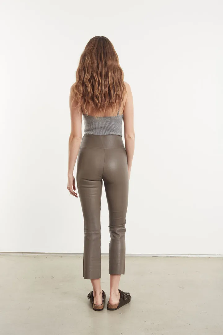 Cropped Flare Leather Leggings in Grey