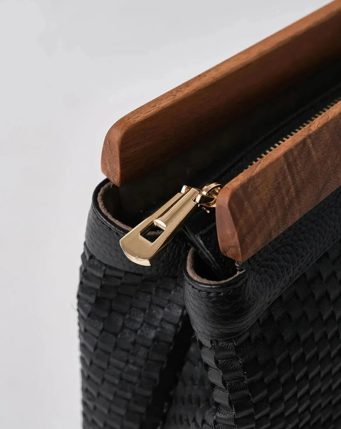 Exquisite Black Genuine Knitted Leather Clutch Handbag with Walnut Wood Accents