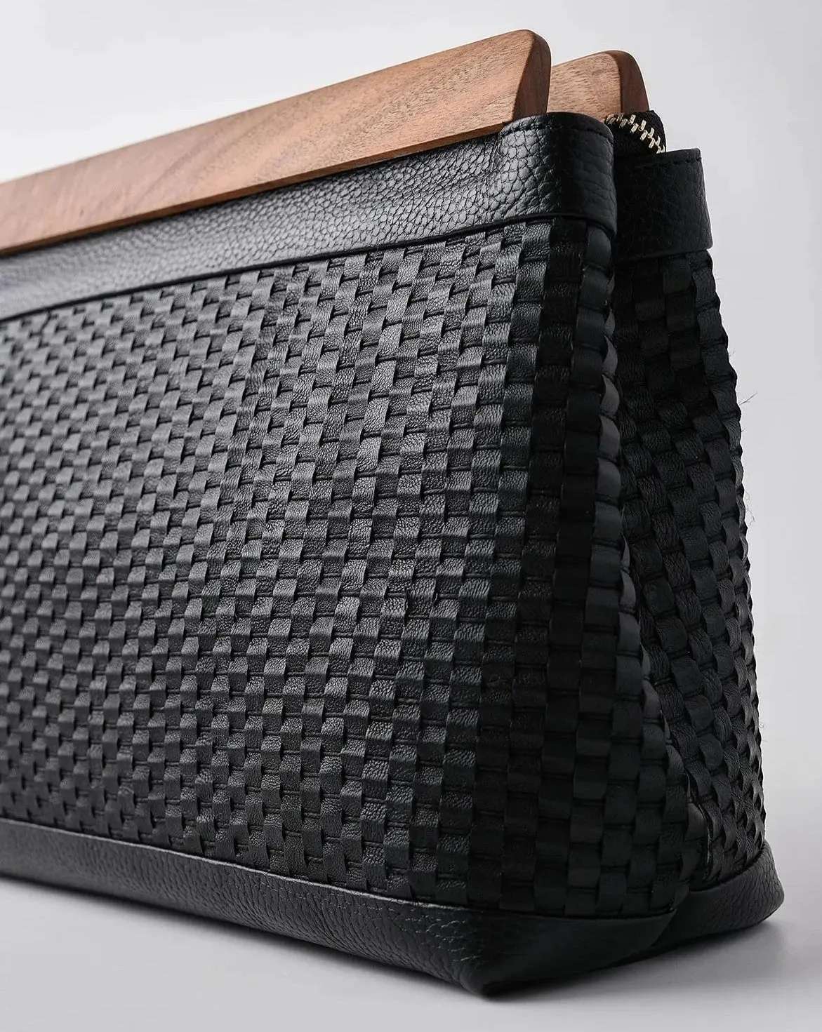 Exquisite Black Genuine Knitted Leather Clutch Handbag with Walnut Wood Accents