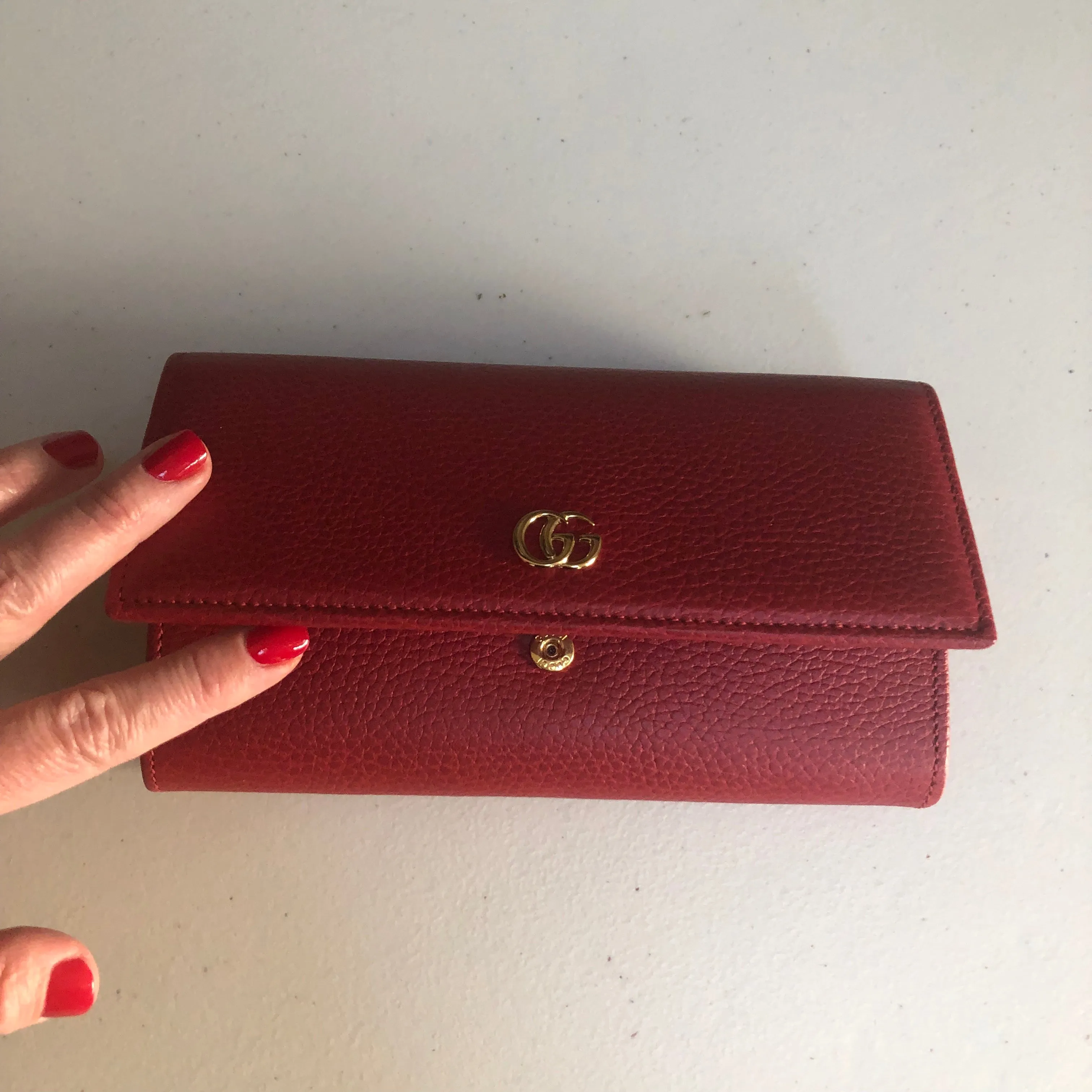 Gucci Marmont Leather Chain Wallet in Red