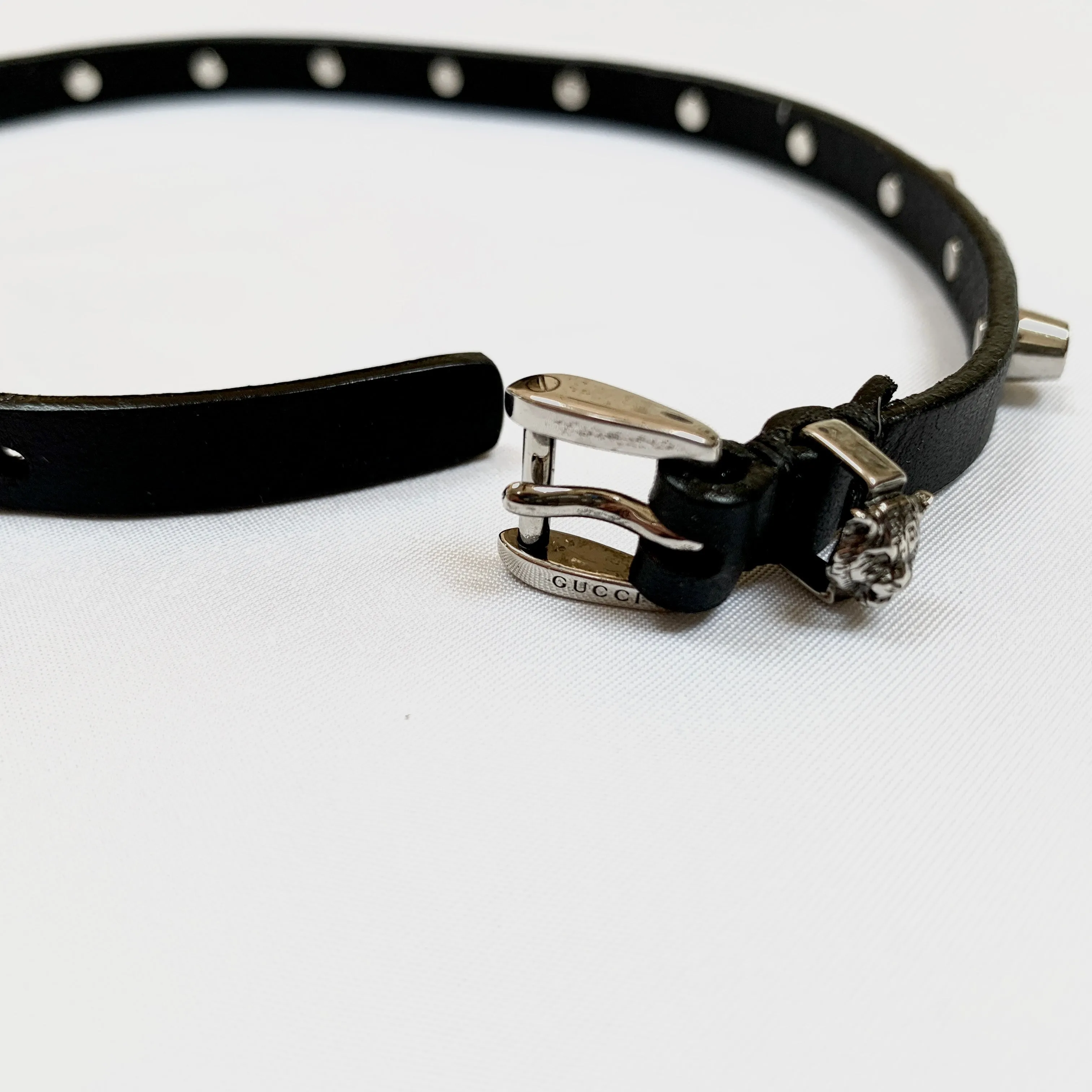 Gucci Studded Feline Head Leather Wrap Bracelet in Black