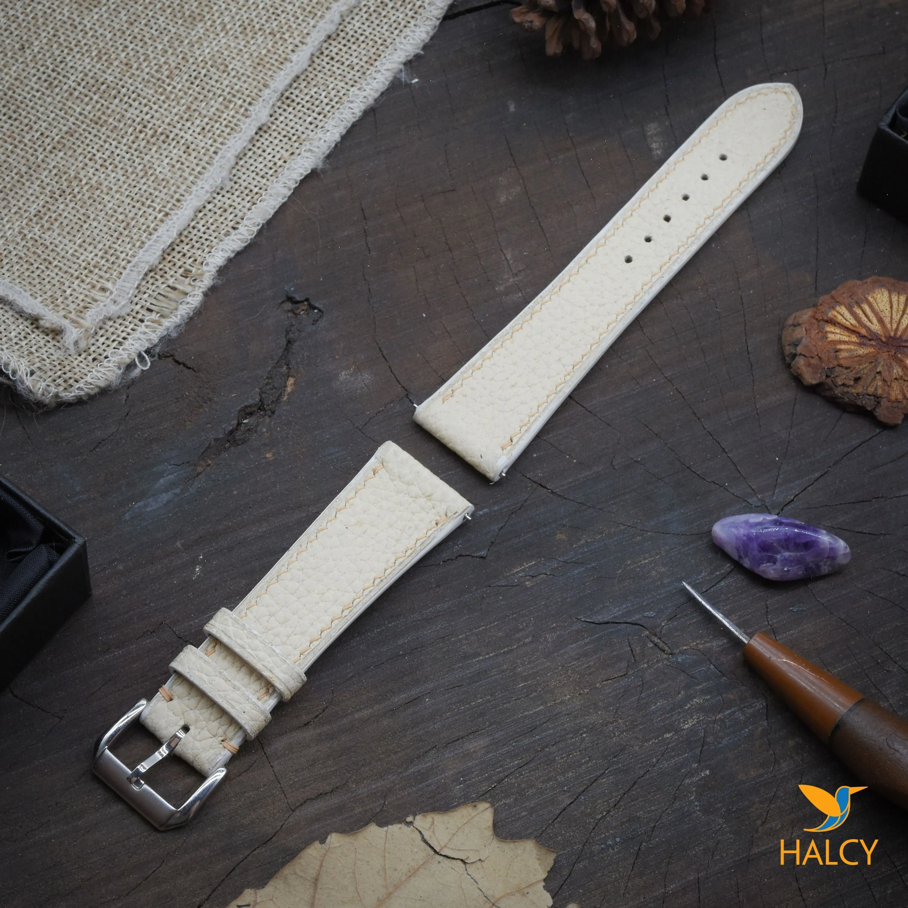 Handcrafted German Togo calf leather strap - a wide range of sizes - Quick release clasp - Buckle color selection