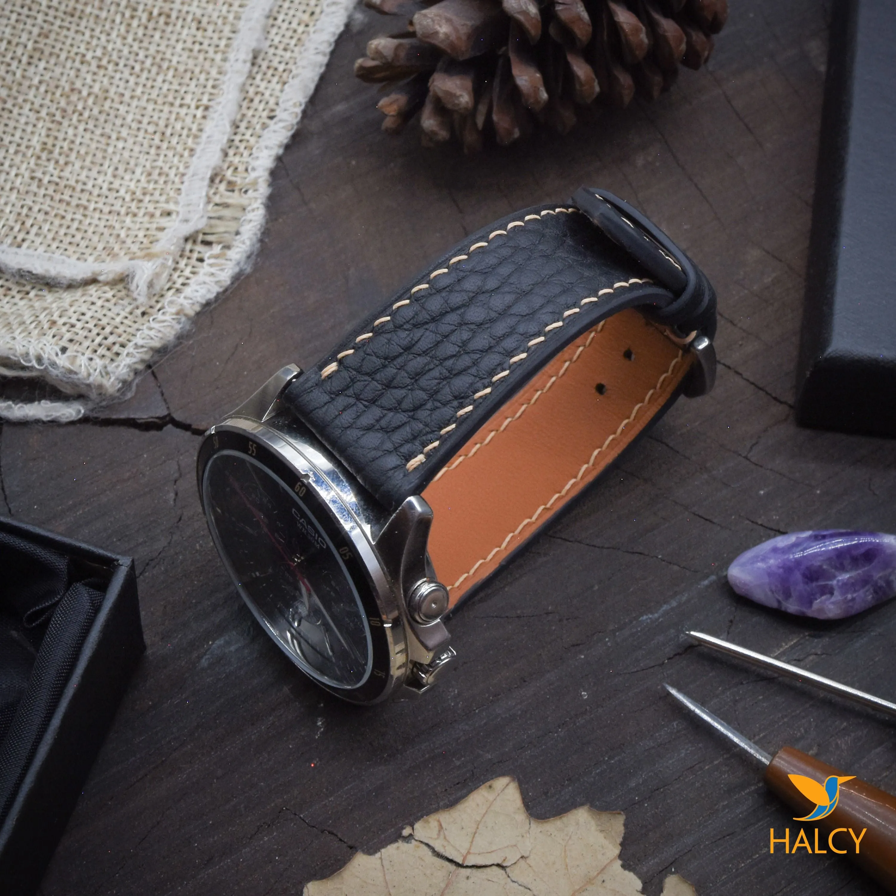 Handcrafted German Togo calf leather strap - a wide range of sizes - Quick release clasp - Buckle color selection