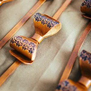 LEATHER BOW TIE / OLD