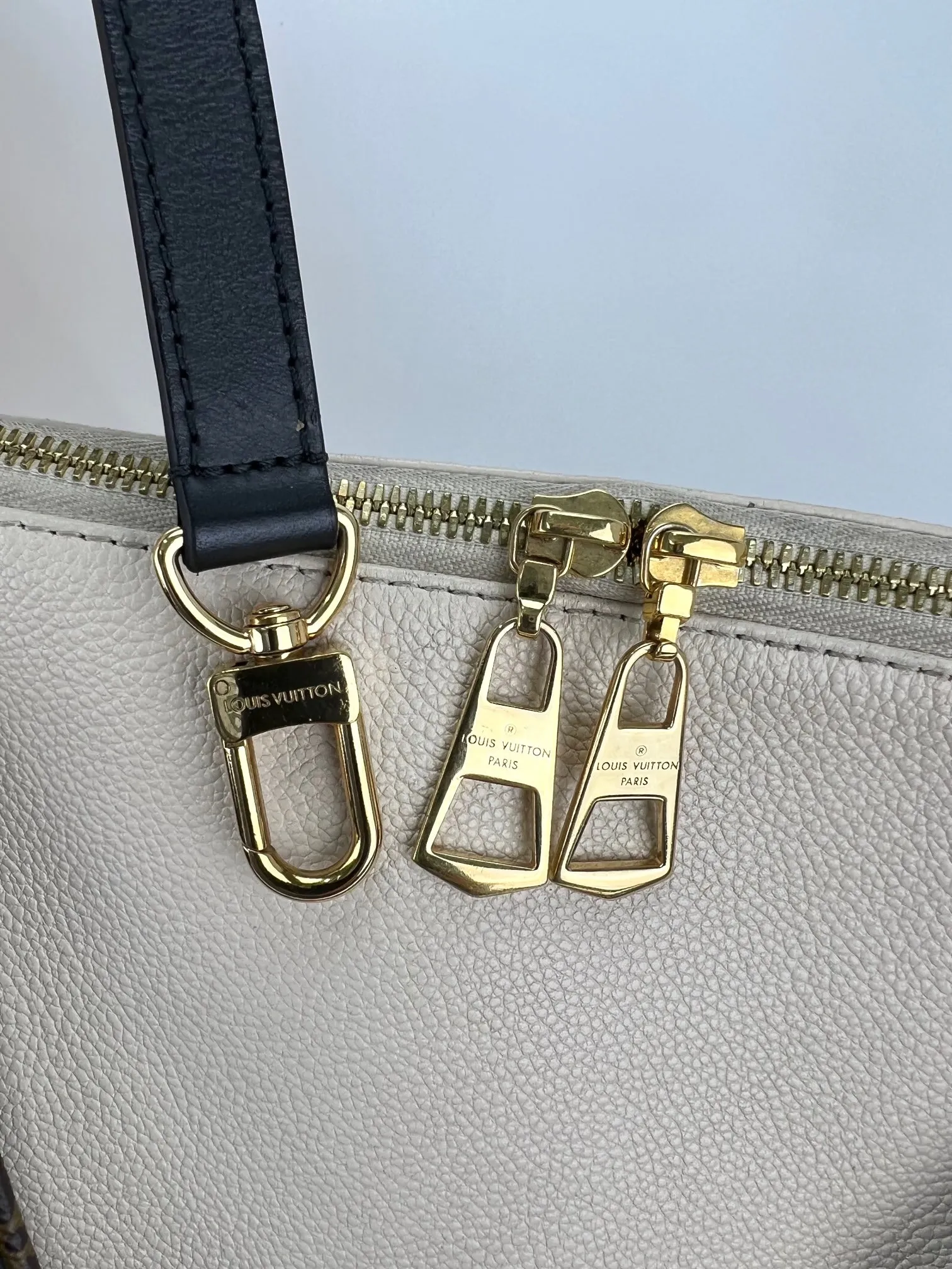 Louis Vuitton Monogram Braided V Tote MM White Leather Shoulder Hand Bag