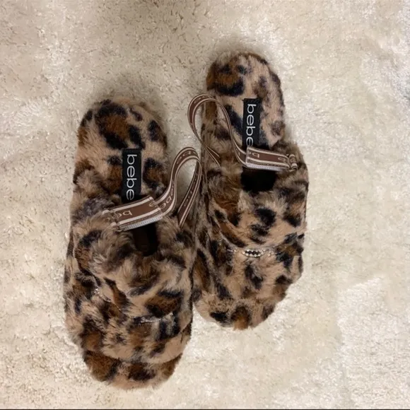 NWT BEBE JEANNA LEOPARD SLIPPER SLIDES