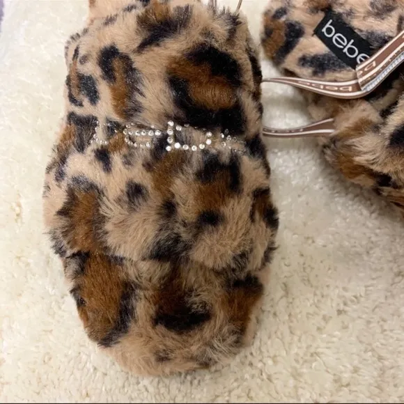 NWT BEBE JEANNA LEOPARD SLIPPER SLIDES