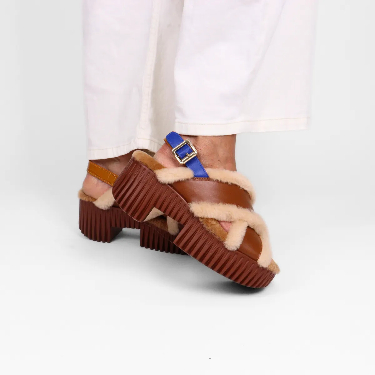 Plia Puffy Brown