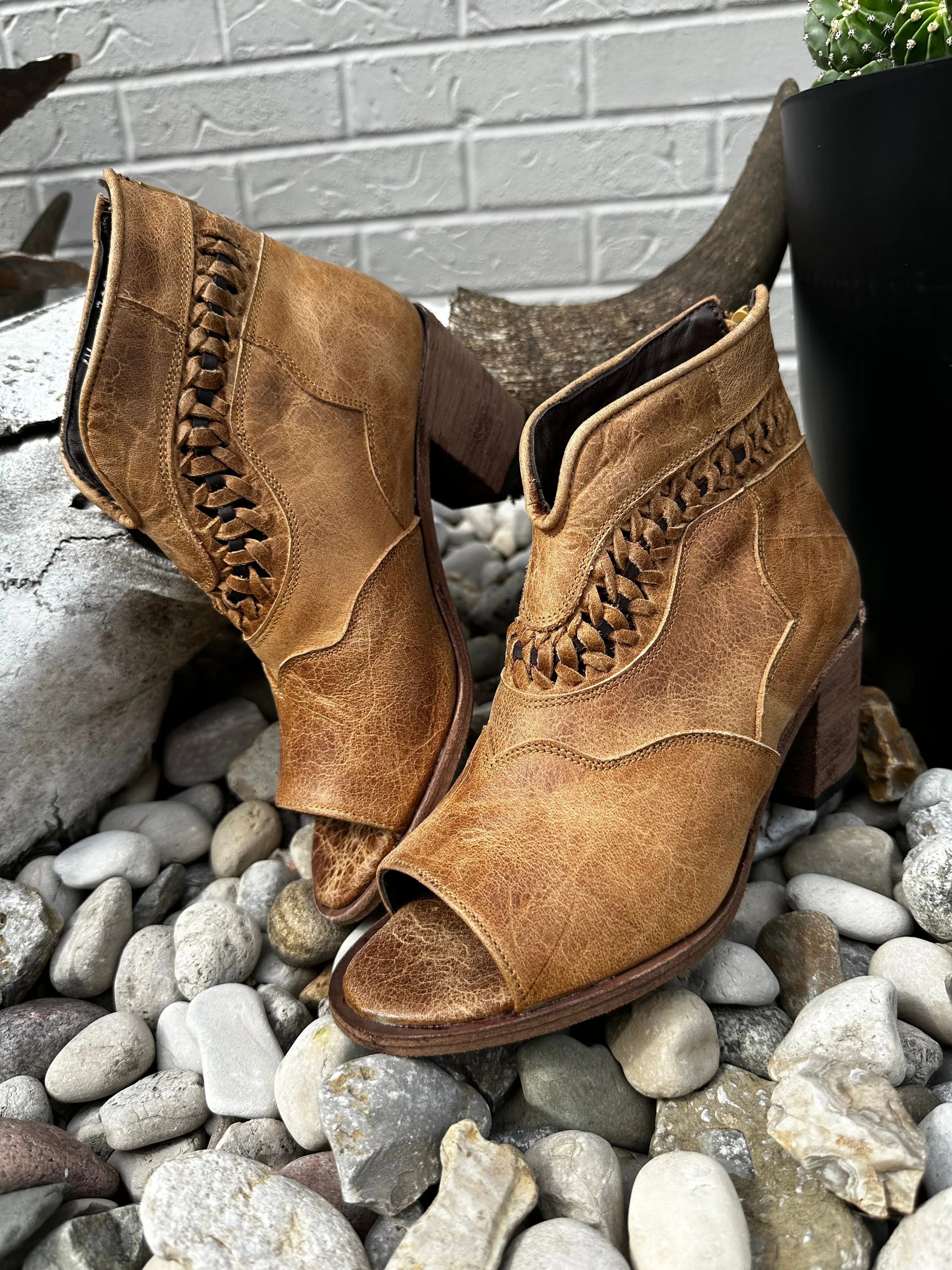 The Veronica Sandal