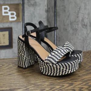 Universal Thread Women's India Platform Heels with Memory Foam Insole Black 7.5M